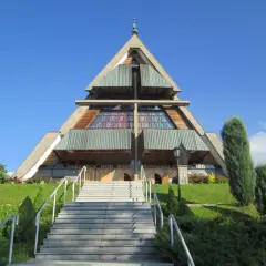 Sanktuarium MB objawiającej cudowny medalik w Zakopanem - co warto wiedzieć?