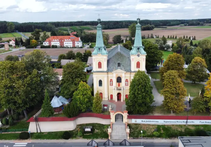 Rokitno sanktuarium: historia cudownego obrazu i jego znaczenie