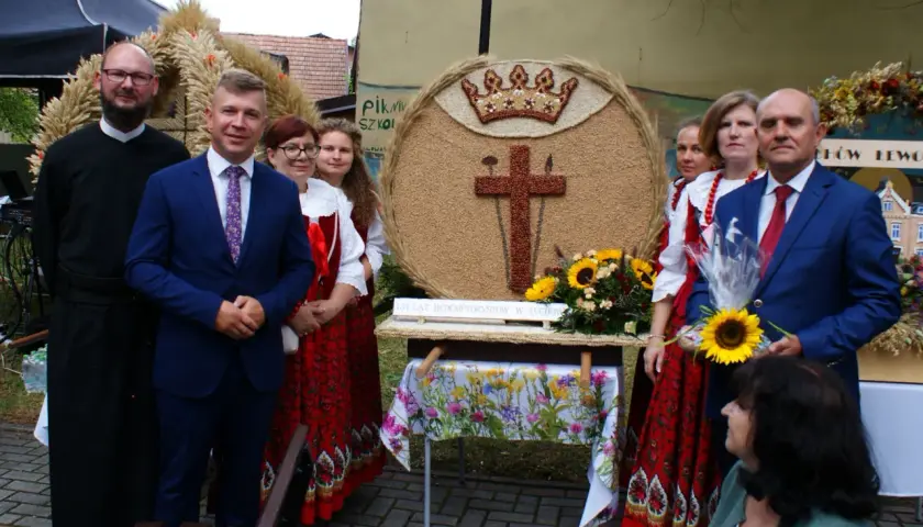 Sanktuarium Tuchów: historia, modlitwy i pielgrzymki w sercu Polski