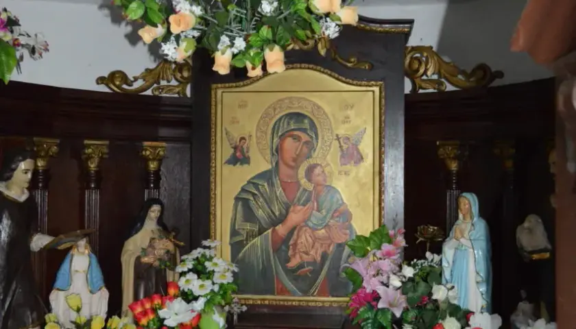Majówka w kościele – znaczenie, tradycje i historia nabożeństw