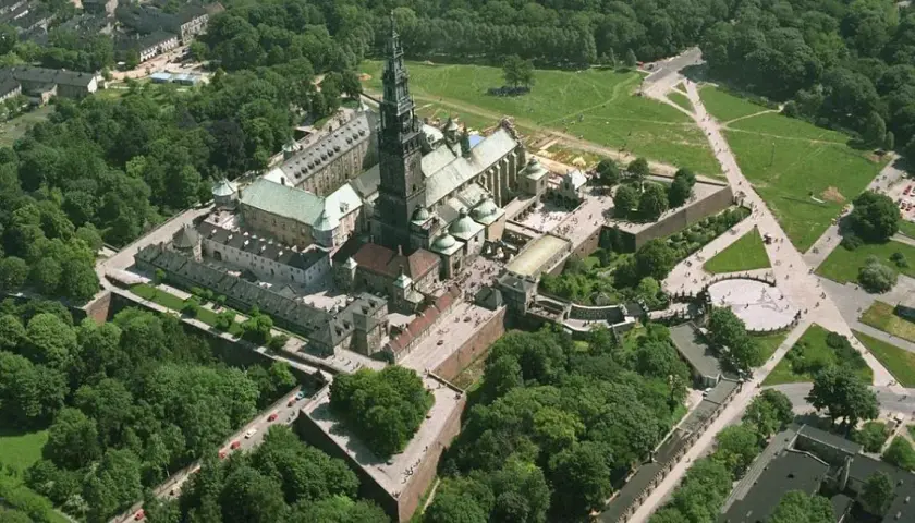 Sanktuarium Jasna Góra - historia, pielgrzymki i ważne informacje